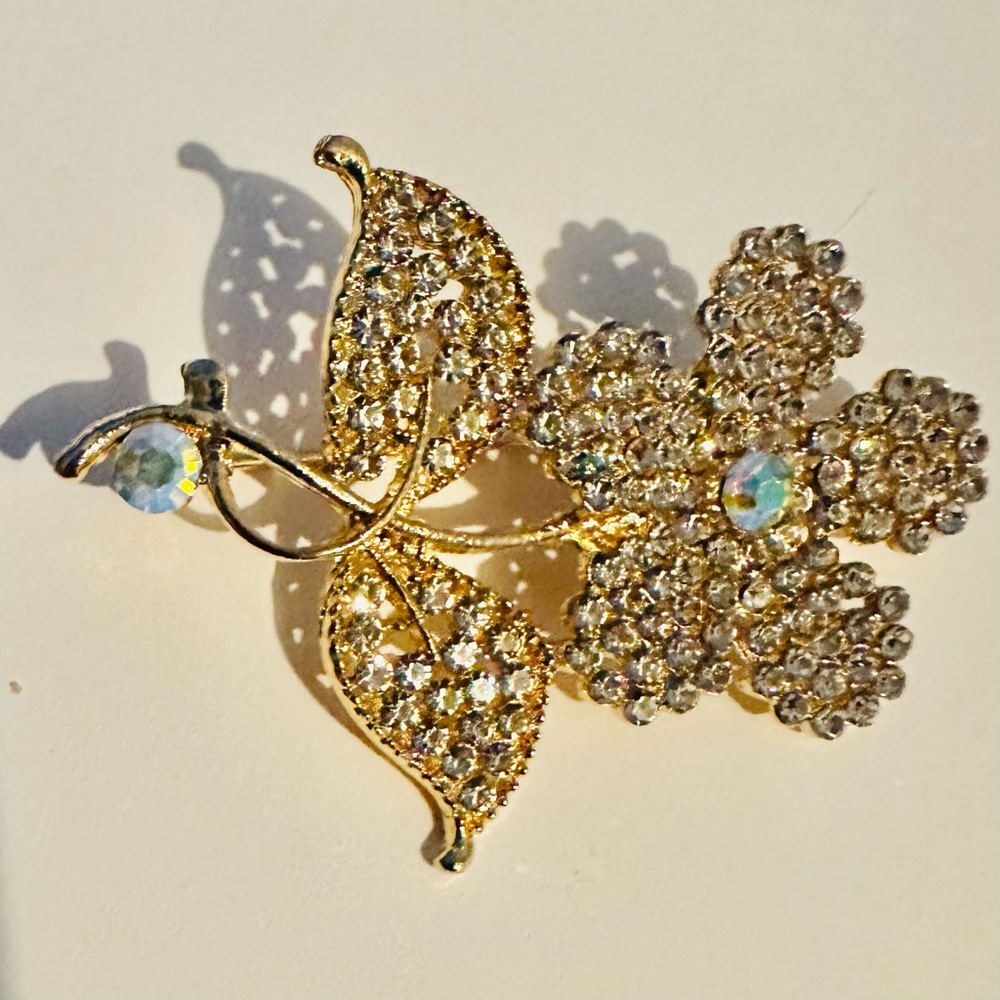Elegant Gold Tone Rhinestone Floral Brooch